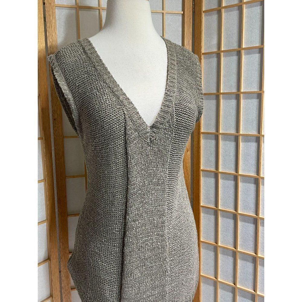 Cyrus Sleeveless Knit Sweater Tunic Taupe V-Neck Women's Medium